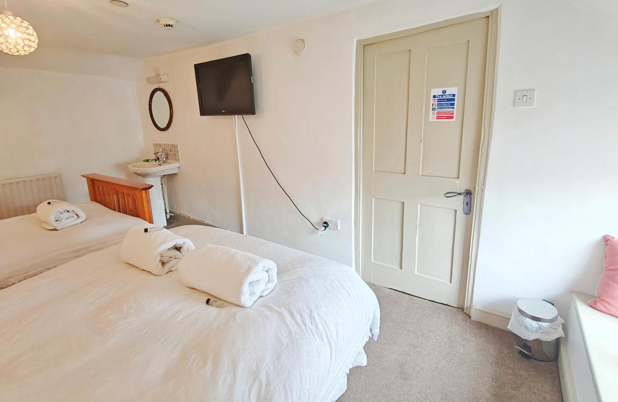 The Darlington Hotel คาเมลฟอร์ด ภายนอก รูปภาพ